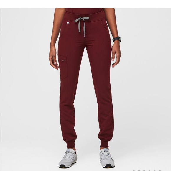 Fig’s burgundy jogger style scrub set - Picture 2 of 6